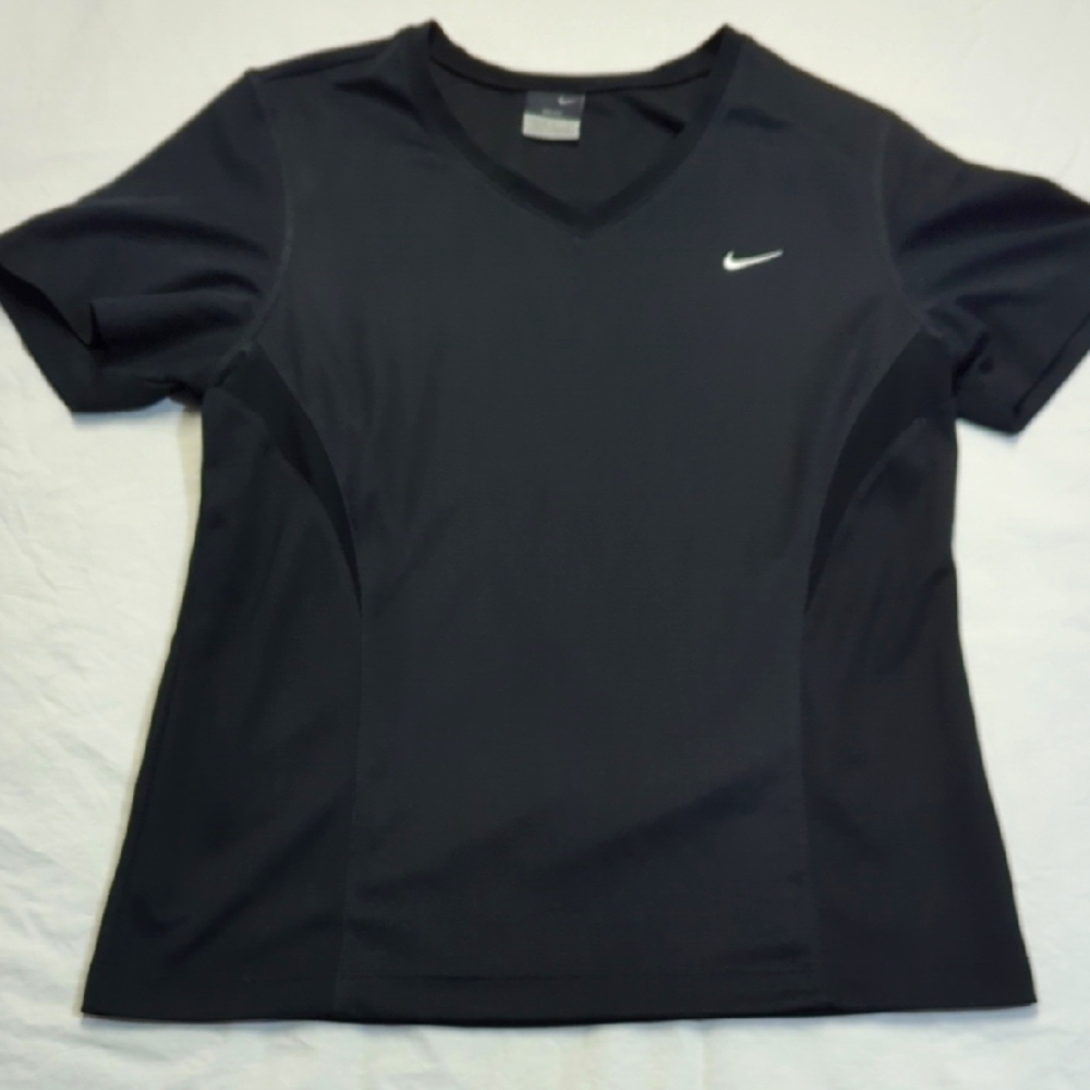 Nike Women's Black Short Sleeve Tee
